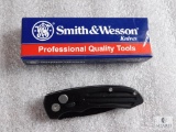 New Smith and Wesson Extreme Ops tactical folding knife with belt clip