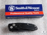 New Smith and Wesson Extreme Ops tactical folding knife with belt clip
