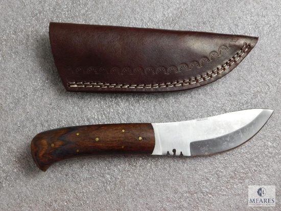 New fixed blade skinner with sheath