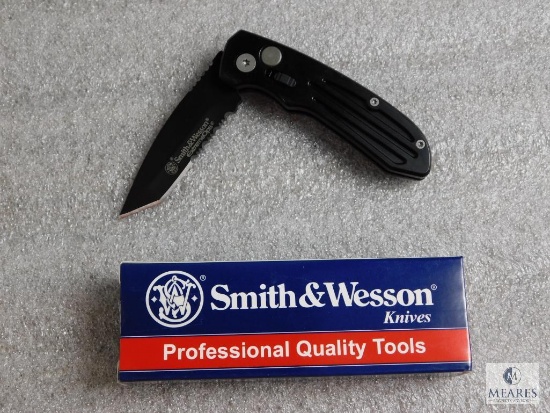 New Smith & Wesson Extreme Ops Tactical Folding Knife with Belt Clip