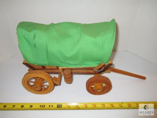 Vintage Covered Wagon Wood Lamp R&W Novelty Inc Circa 1960's 11" x 9"