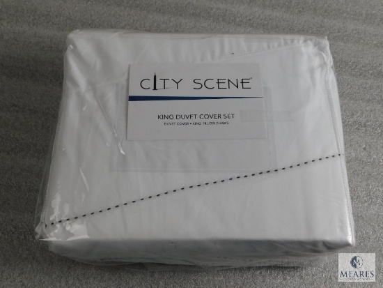 New City Scene King Size Duvet Set White w/ Black Stitching Duvet & King Shams