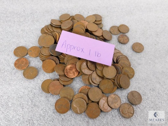 Approximately 1 pound of mixed Lincolns cents