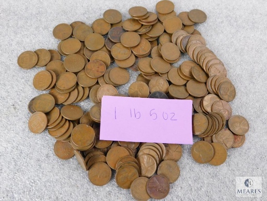 Approximately 1 pound of mixed Lincolns cents