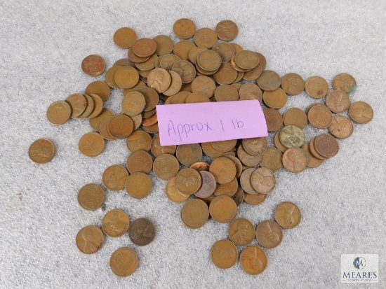 Approximately 1 pound of mixed Lincolns cents