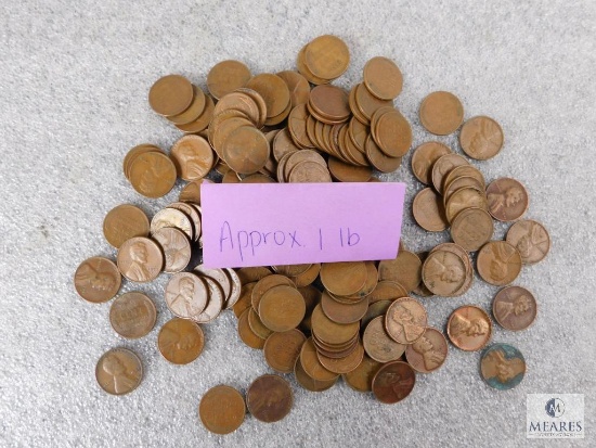 Approximately 1 pound of mixed Lincolns cents