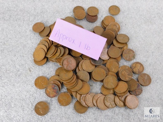 Approximately 1 pound of mixed Lincolns cents
