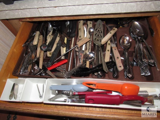 Kitchen Drawer Contents Flatware Spoons, Forks, Knives, ETC. All for one bid price!
