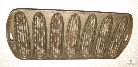 Cast Iron Corn on Cob Shaped Cornbread Dish