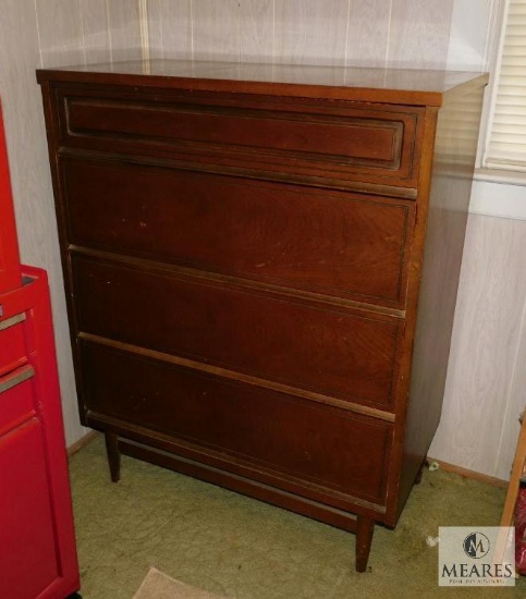 Bassett Furniture Chest of Drawers with Contents Included