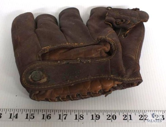 Vintage Baseball Mitt, MacGregor Gold Series, Mel Ott 1940's