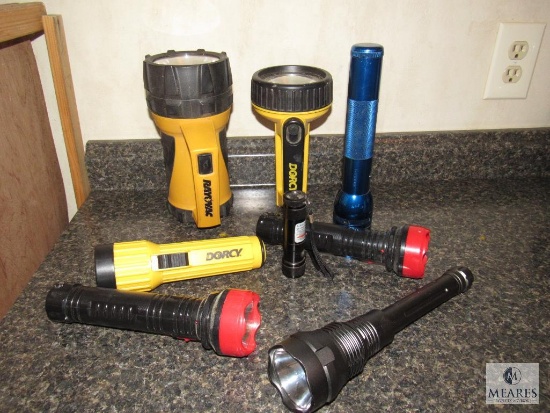 Lot of Assorted Flashlights Maglite, Rayovac, and more