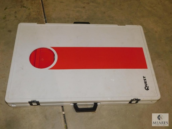 Quest Portable Cornhole Set