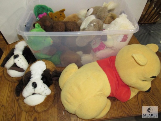 Lot of Stuffed Animals / Bears Includes Winnie The Pooh