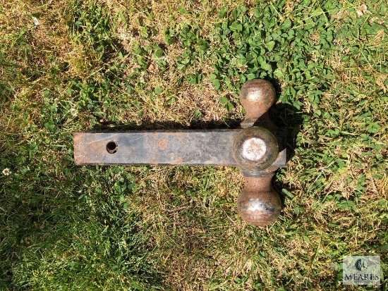 Mutli-sizze ball hitch for receiver