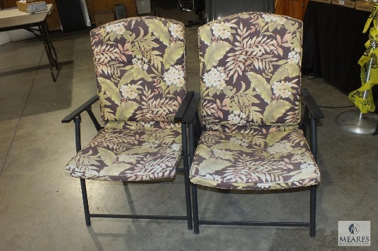 Lot of 2 Outdoor Cushioned Folding Patio Chairs