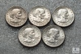 Lot of (5) 1979 Susan B Anthony dollars - Possible Wide Rim - Near Date Varieties included