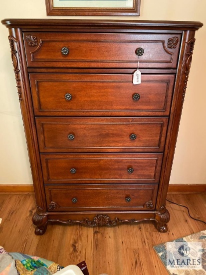 Five Drawer Chest of Drawers - Like New