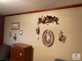Lot of Sitting Room Wall Decorative Items