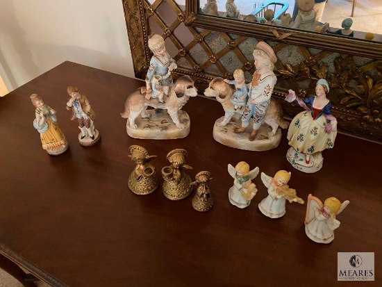 Mixed lot of figurines including a piece pieces of red-letter Japan