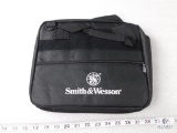 New Smith and Wesson 2 pistol range bag with shoulder strap and pouches to keep magazines separated