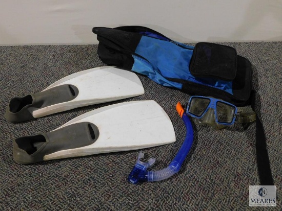 Oceano Snorkel Kit with Mask, Snorkel, and Fins in storage bag