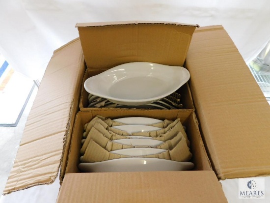 Case of 12 Crestware Bright White 12 oz Rarebit - Oval Baking Dishes