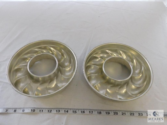 Lot of 2 Bundt Cake Pans Tins
