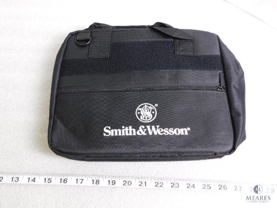 New Smith and Wesson 2 pistol range bag with shoulder strap
