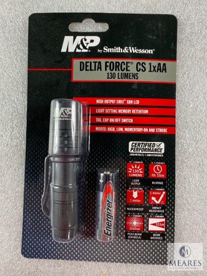 NEW - Smith and Wesson M&P Delta Force CS Flashlight