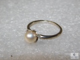 10k White Gold Pearl Ring marked 10k size 5-3/4 approx 2.0 grams