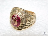 10k Yellow Gold Class Ring Knoxville 1973 Red stone with 