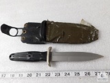 Stainless Steel Fixed Blade with Plastic Sheath