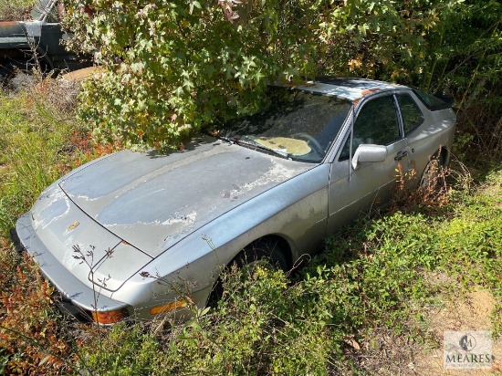 Porsche 944 - NO TITLE
