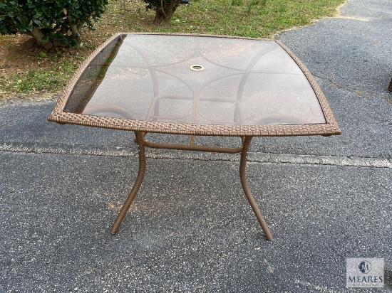 Indoor/Outdoor Wicker Four-Top Table with Glass Top