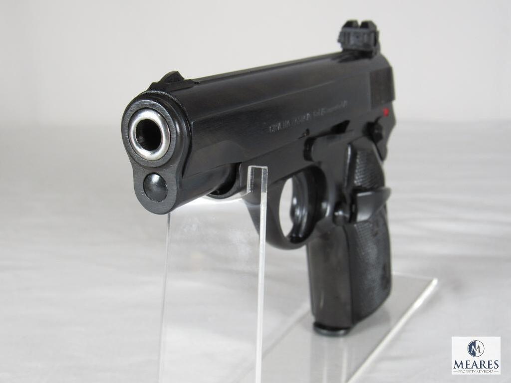 CZ 70 Crvena Zastava 7.65mm (.32 ACP) Semi-Auto Pistol | Guns & Military  Artifacts Handguns & Pistols Semi-Automatic Pistols | Online Auctions |  Proxibid