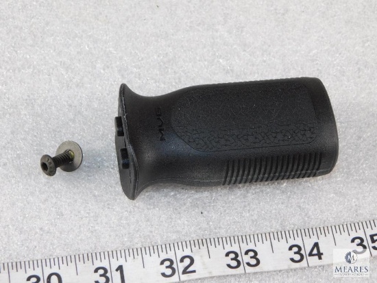 Vertical Grip - Black Synthetic