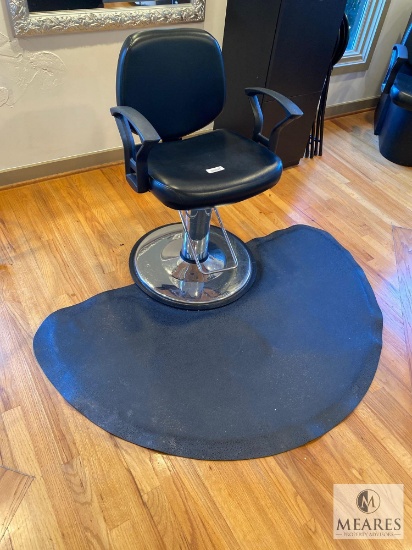 Hydraulic Salon/Barber Chair with Half Circle Anti-Fatigue Mat