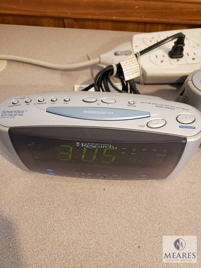 Emerson Research CKS2237 SmartSet Auto Clock Radio Alarm