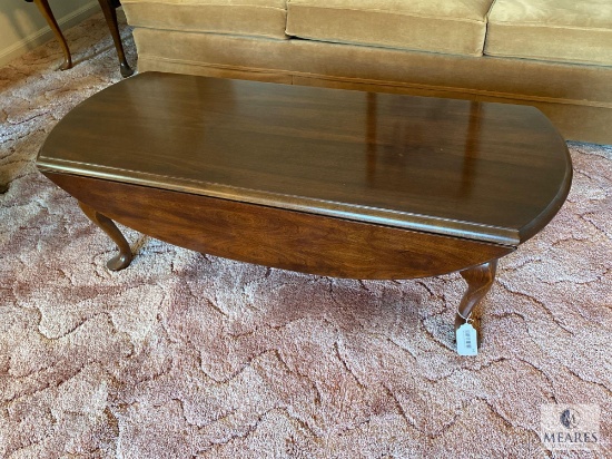 Wood Drop-Leaf Coffee Table with Cabriole Legs