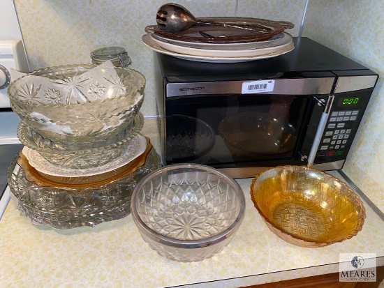 Microwave Oven and Various Serving Dishes