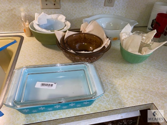 Large Vintage Lot of Kitchen Bakeware and Serving Pieces