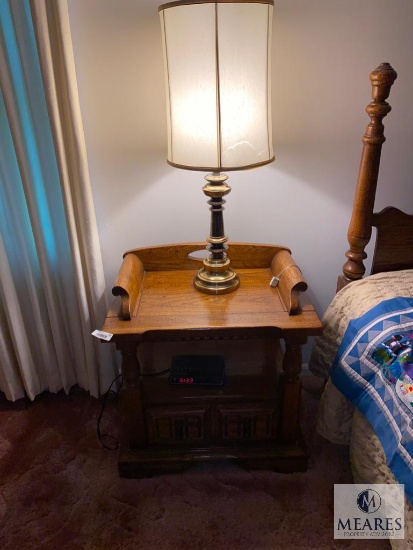 Vintage Wooden End Table with Lamp