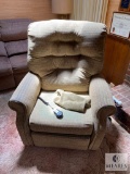 Best Home Furnishings Electric Lift Chair (IN SEAT Solutions)