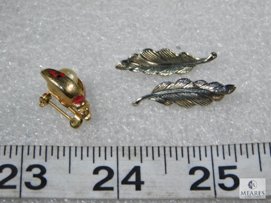 Vintage Scatter Pin Lot: Two Small Leaves and Lady Bug.