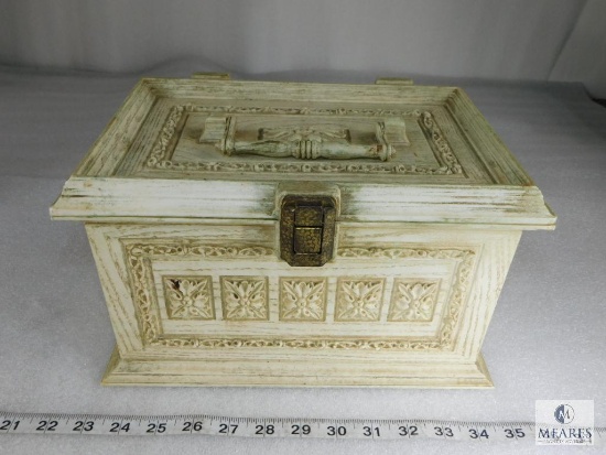 Vintage Plastic Jewelry/Notions Chest