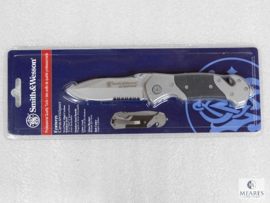 New Smith & Wesson First Response Tactical Folder With Glass Breaker And Seat Belt Cutter