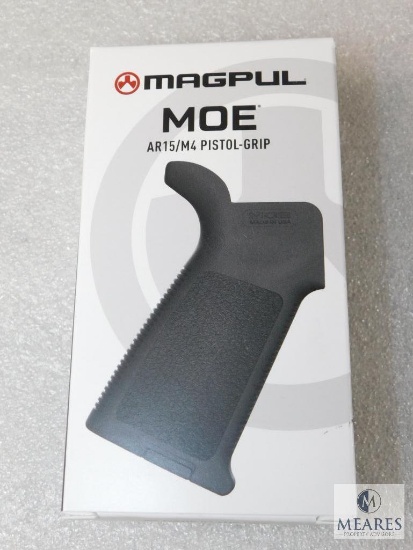 New Magpul MOE AR 15 or M16 Black Pistol Grip
