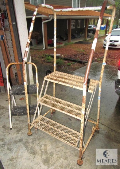 Rolling Ladder with Step Stool
