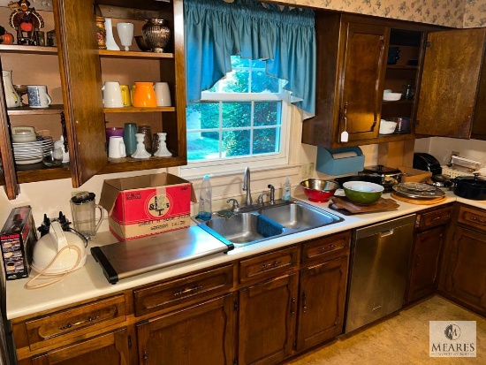 Contents of the Kitchen Cabinets - Top and Bottom